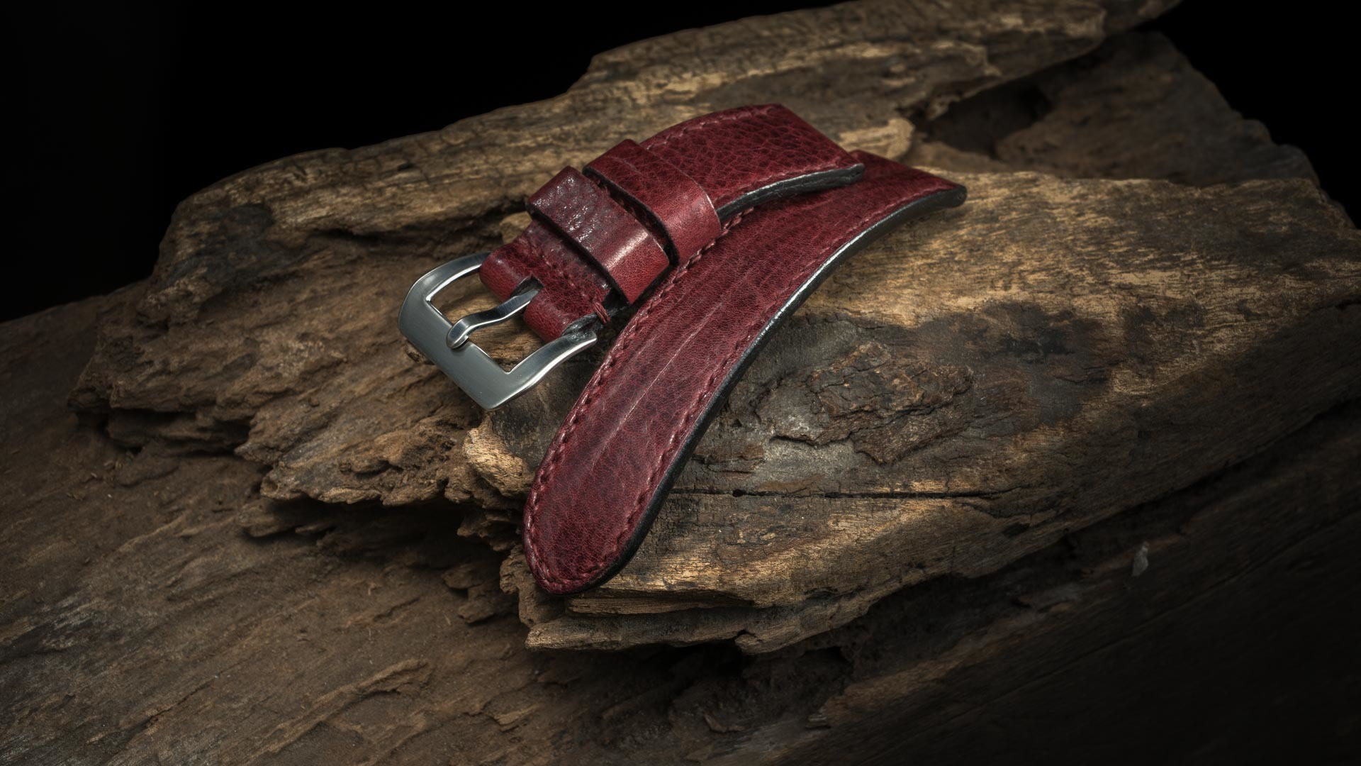 CREASED ANILINE COWHIDE STRAP, BURGUNDY Handmade camera bags