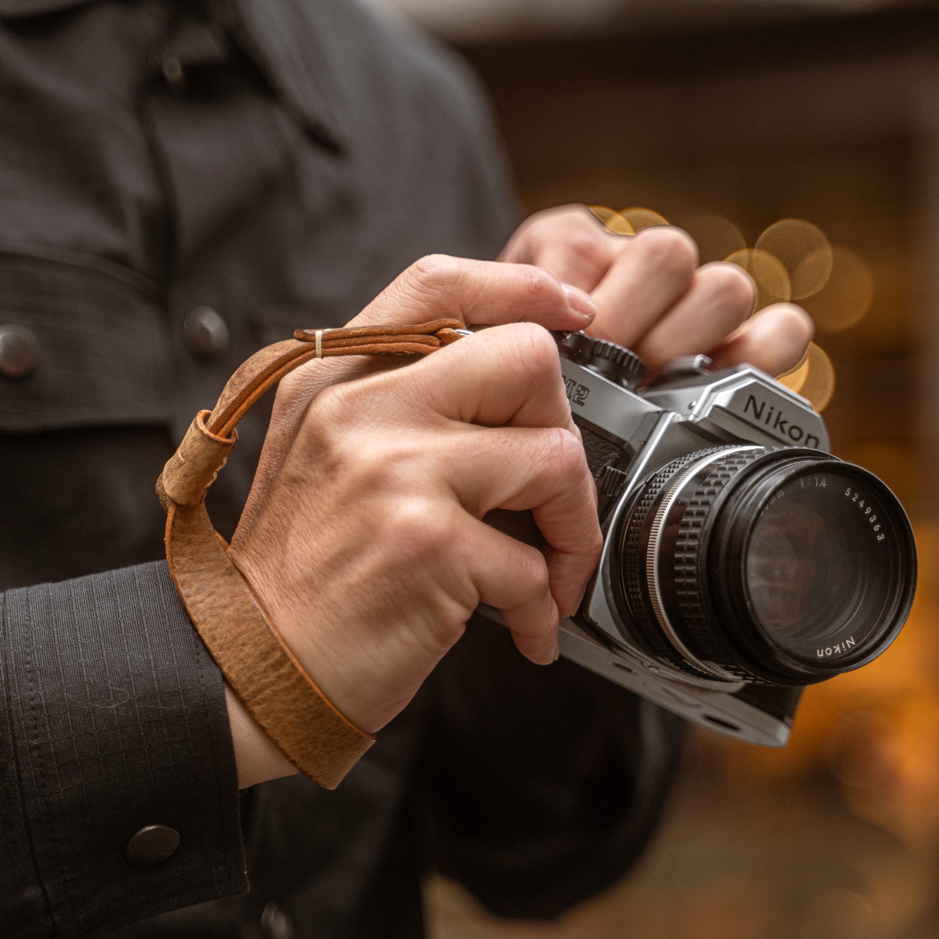 Full Leather Camera Wrist Strap 006 (Cura Split Ring)