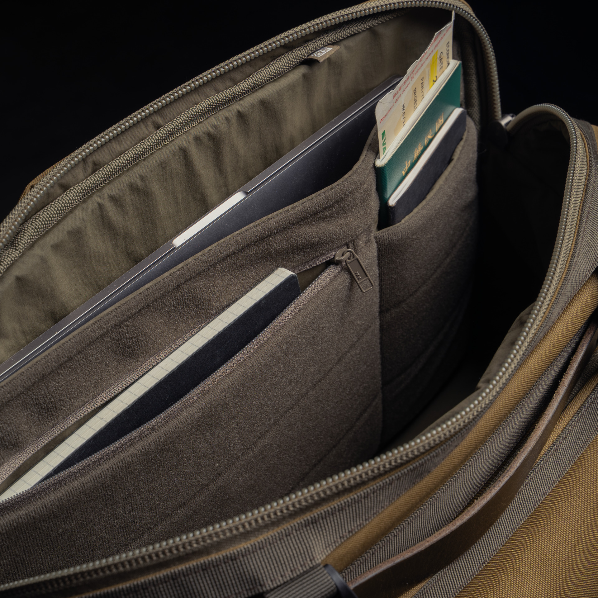 LIGHTNING RIDER V2 Sling Bag 13L