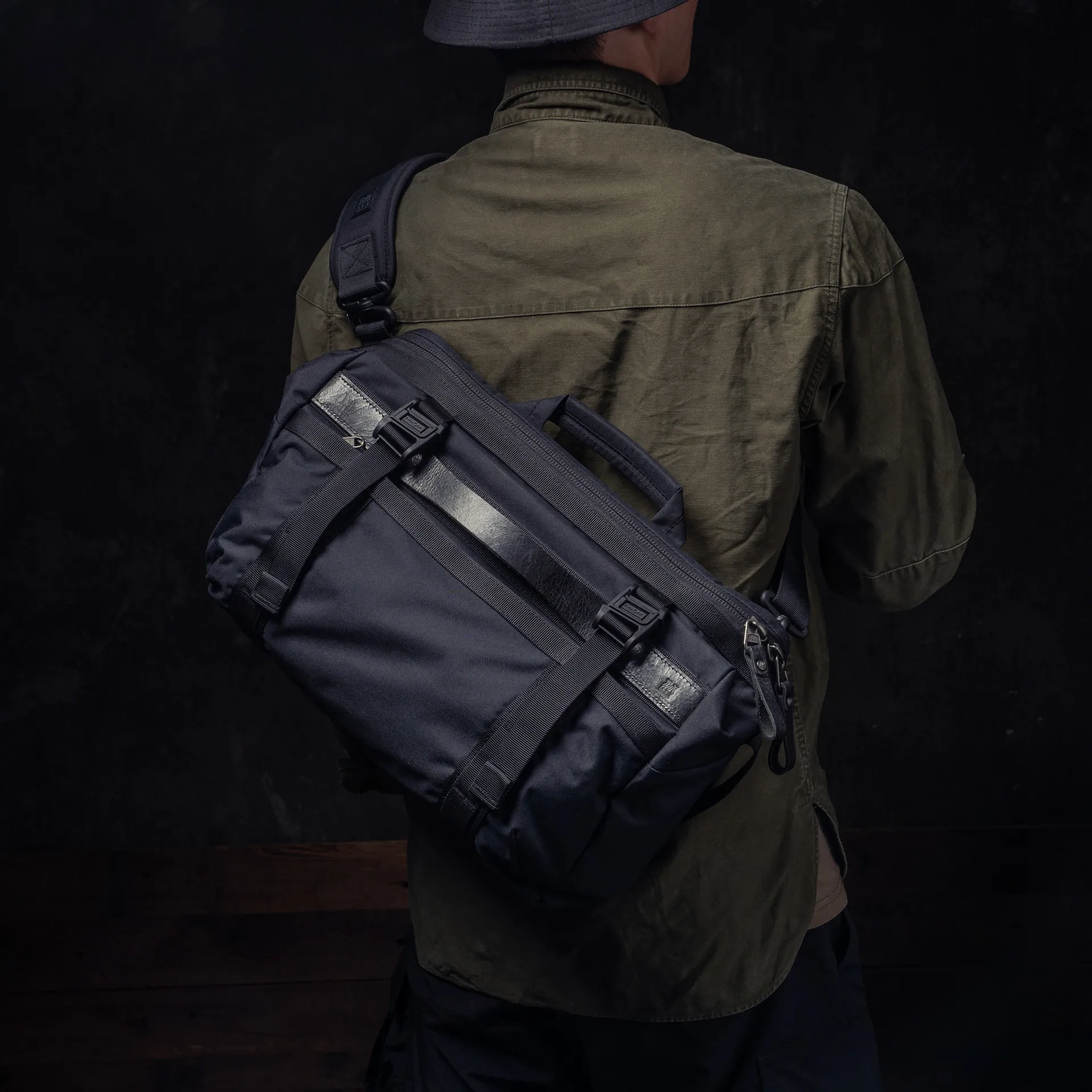 LIGHTNING RIDER V2 Sling Bag 13L