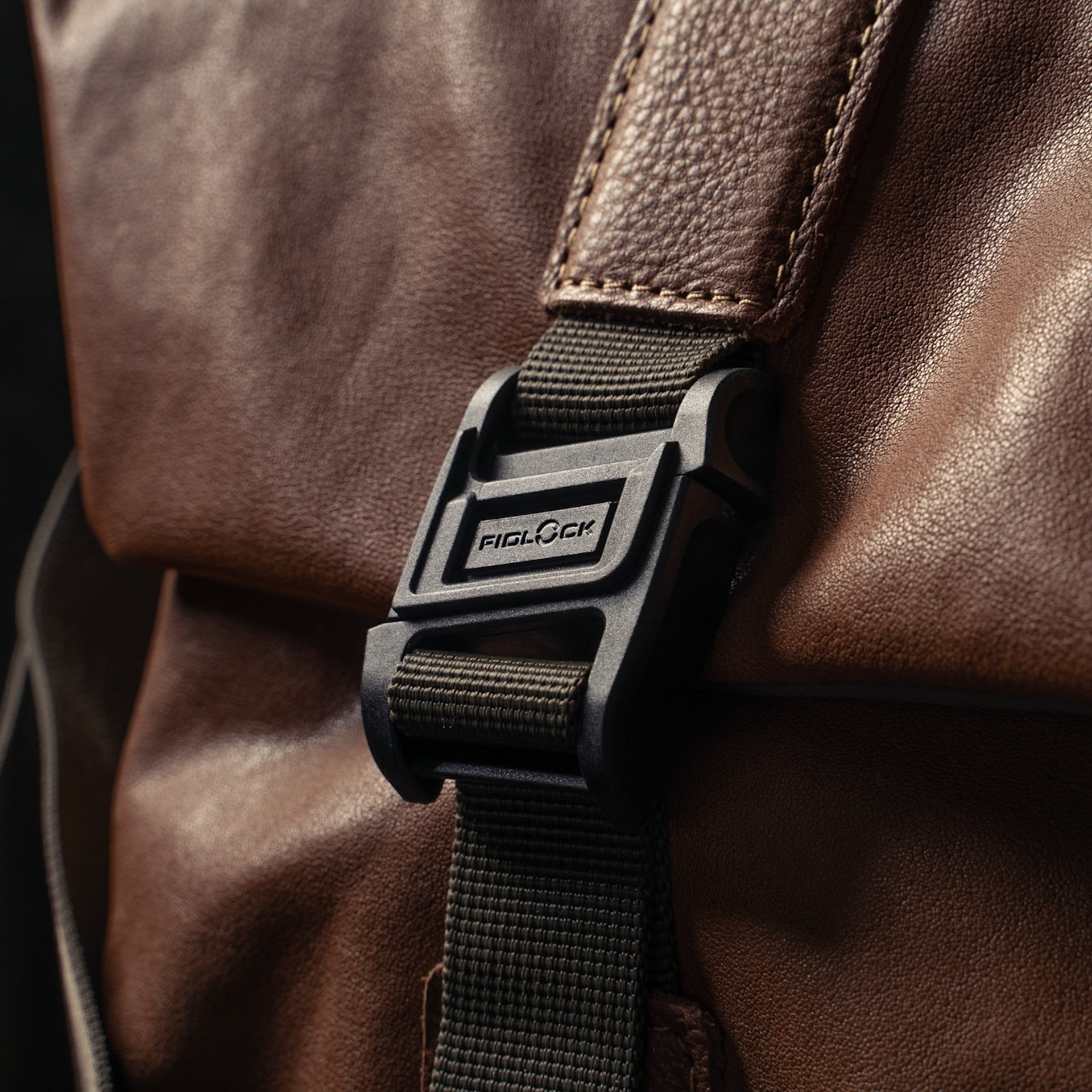 "PILOT" LEATHER TRAVEL CAMERA BAG 3.5L UPGRADED