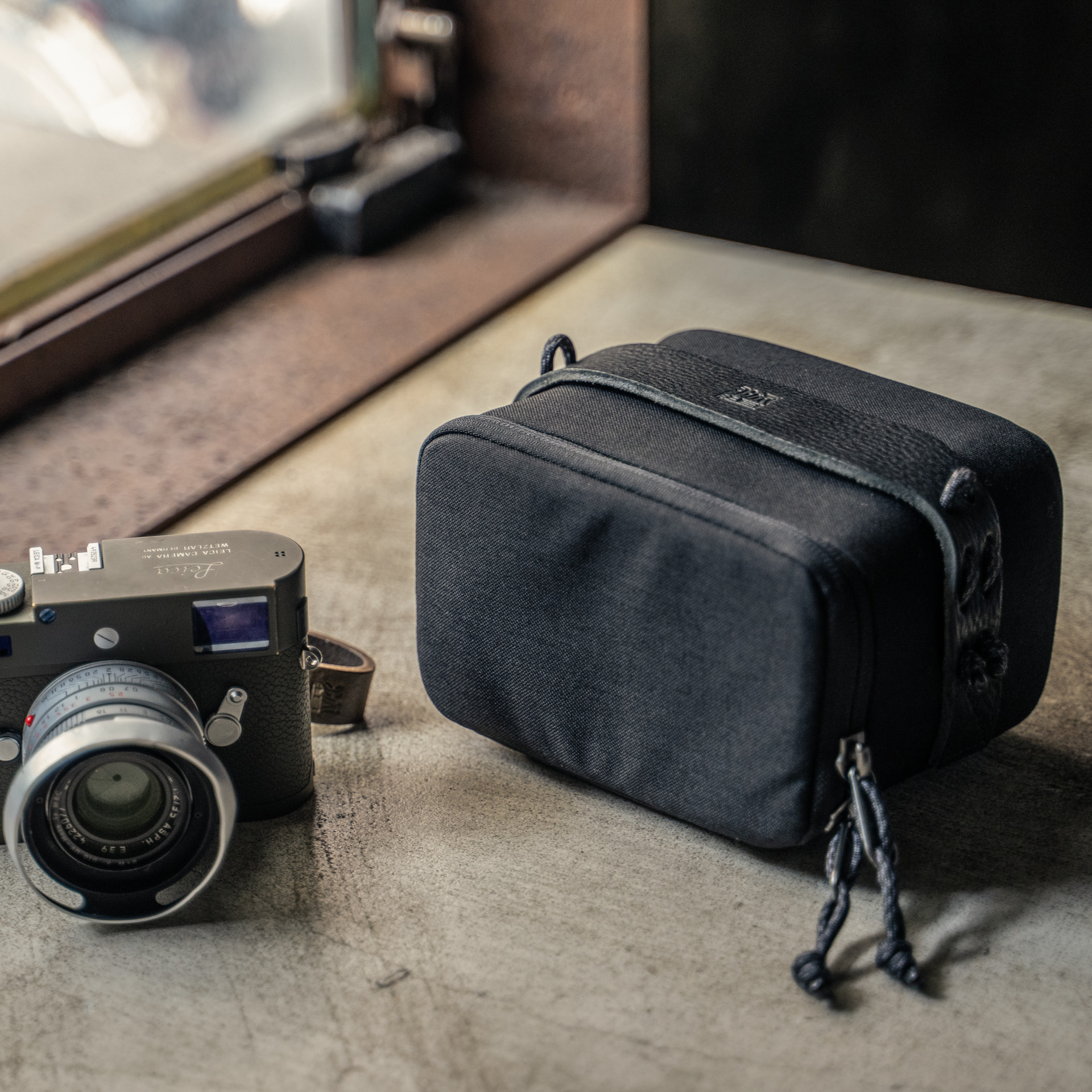 Portable Camera Pouch L