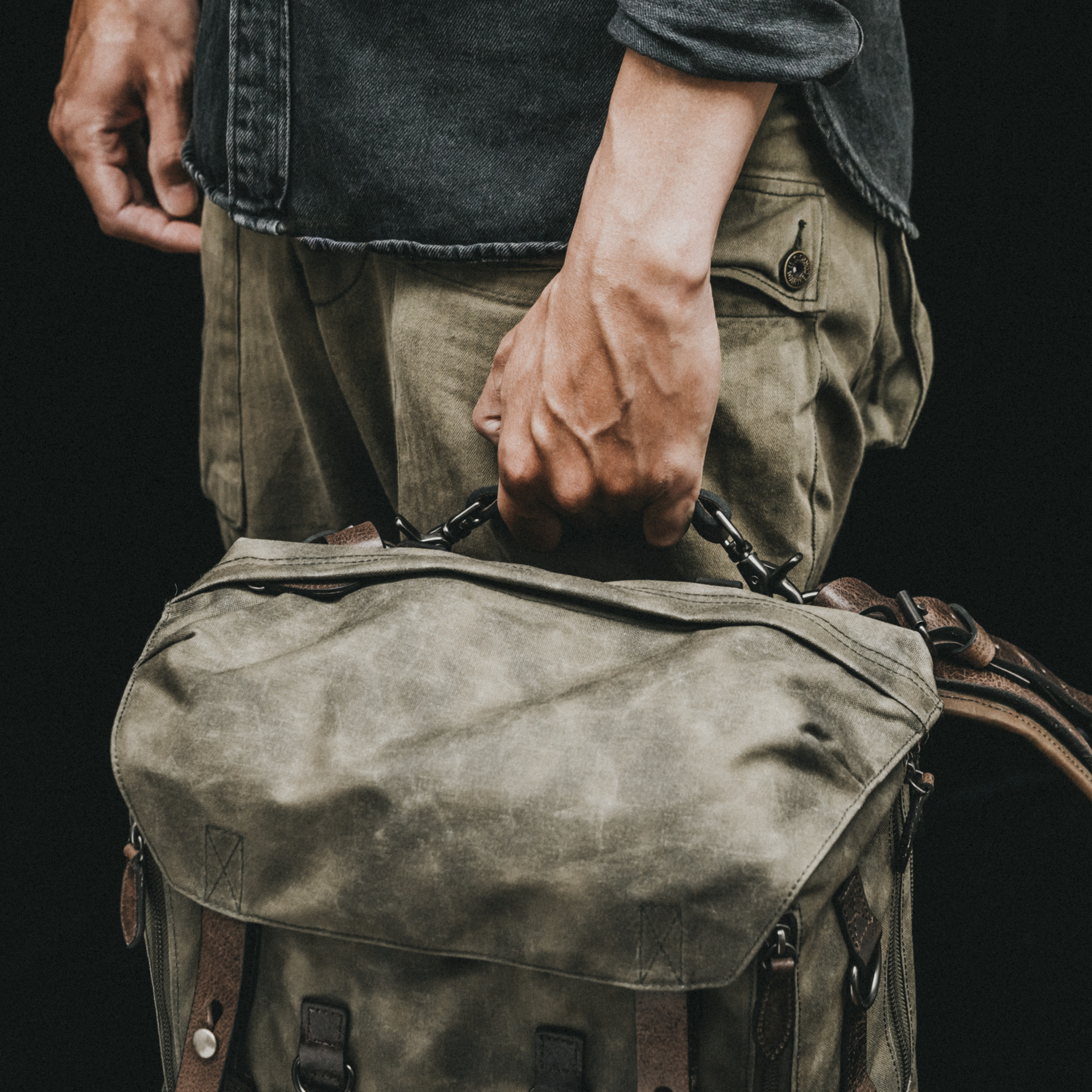 BLACK The Commander Daily Messenger Bag