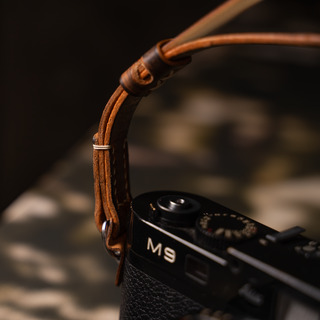 Hand Aged Leather Camera Wrist Strap 008 (Cura Split Ring)