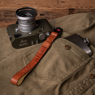 手染めエイジングレザーハンドストラップ 003（ピークデザイン「アンカーリンクス」）