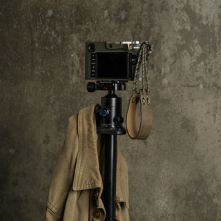 「Parashooter パラシューター」カメラ用ハンドストラップ 009（CURA 真鍮製2重リング）