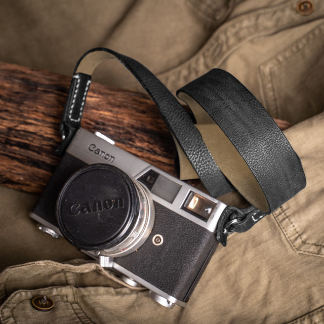 Full Leather Camera Neck Strap 000 Tapered (Cura Split Rings)