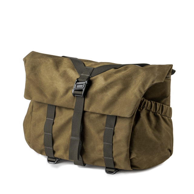 「PILOT UPGRADE」旅行向けカメラバッグ 10L